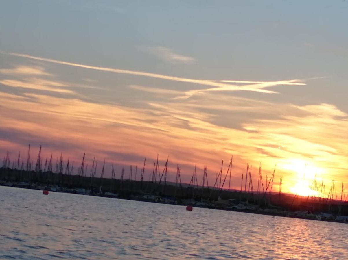 Pfahlbau Sunset I Toplage Elektroboot Inklusive Rust Buitenkant foto